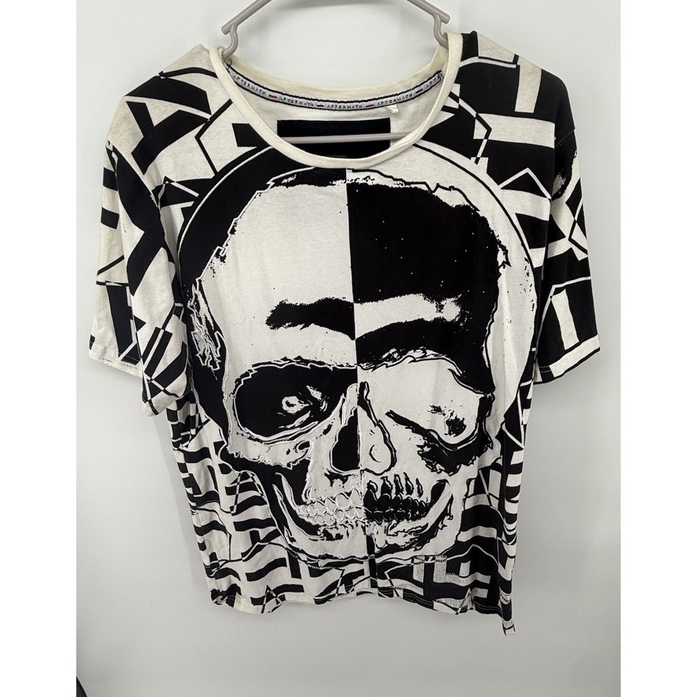 Aftermath Apparel Short Sleeve Men's Skull Theme Graphic T-Shirt XL Embroidered